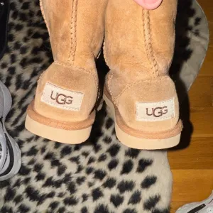 Girls Ugg boots Classic