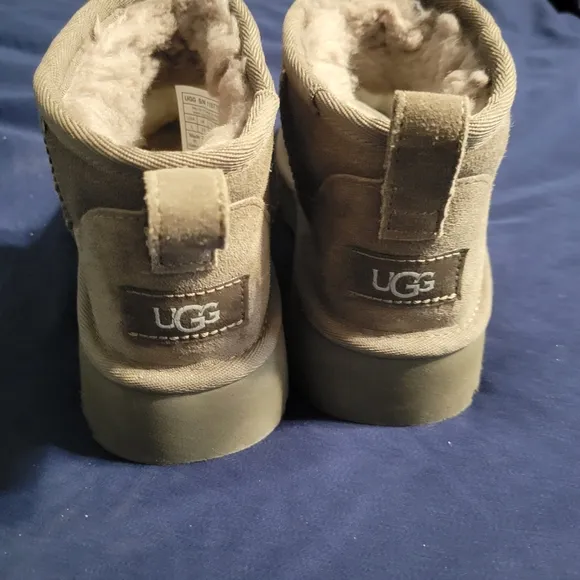 Girls Ugg Boots Size 13 Kids Tan Suede Boots