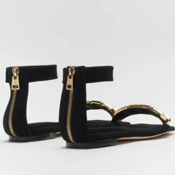 Good American Suede Chain Ankle Strap Flat Sandals In Black Size 9.5 New