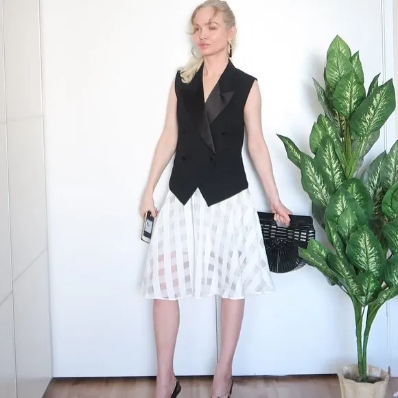Greylin White Circle Knee-length Skirt