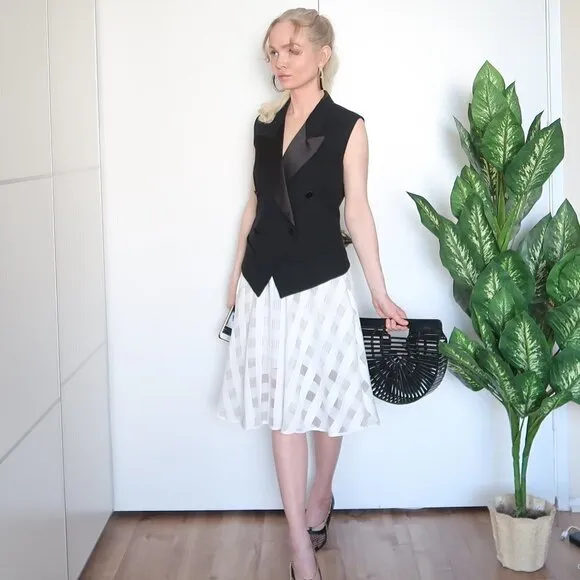 Greylin White Circle Knee-length Skirt