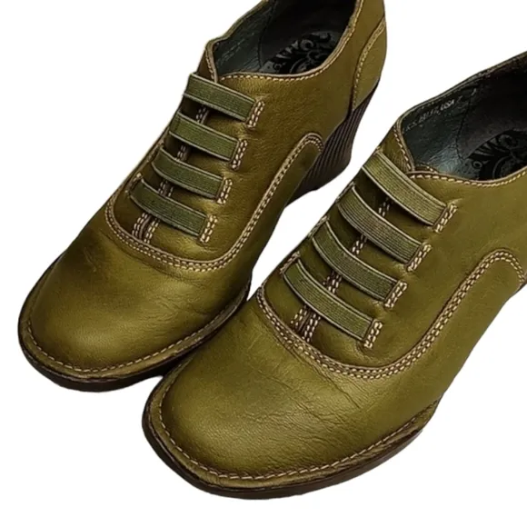 Groundhog Portugal Olive Green Leather Booties 37 7 Wedge Boots Heels Oxfords