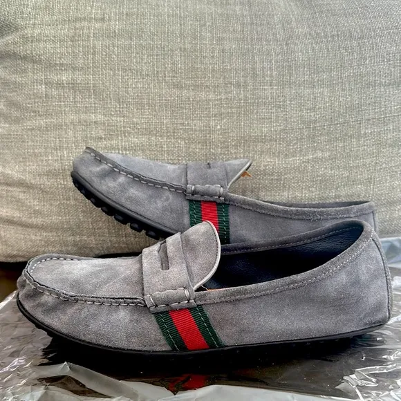 Gucci Gray and Red Loafers with Classic Design