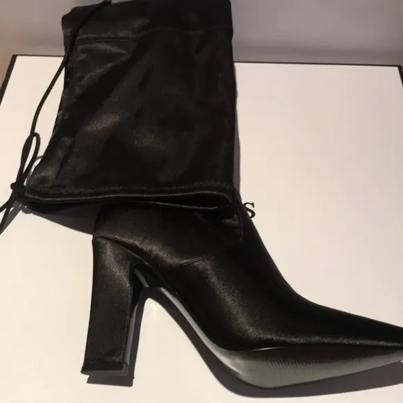 GUESS Black Angeley thighhigh boots, size 7.5