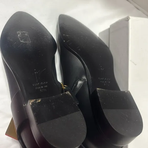 Guiseppe Zanotti Black Ankle Boots with Gold Accent scud and side zipper. EUC