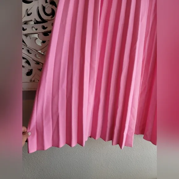 H&amp;M HOT PINK A-LINE PLEATED SIDE ZIPPER MIDI SKIRT WOMEN'S SIZE 8