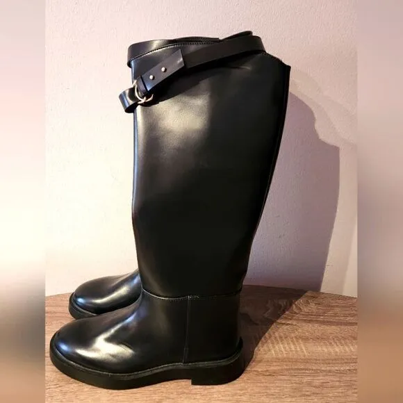 H&amp;M  WOMEN'S RIDING BOOTS BY CLASSIC RIDING  ARE FASTENED WITH A CONVENIT ZIPPER