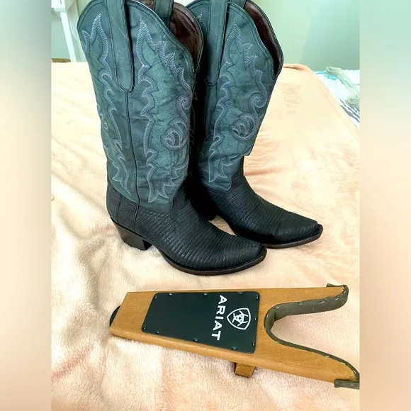 Hand made high-quality leather Denver Mountain Boot Company women’s boots