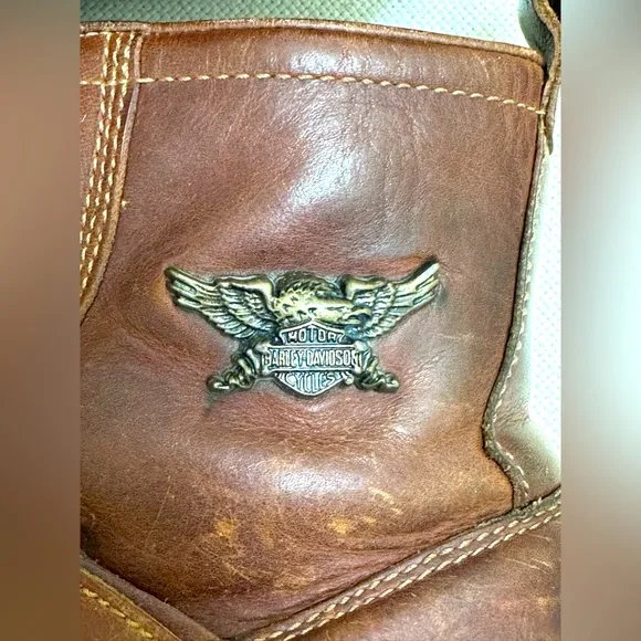 HARLEY DAVIDSON MEN'S LEATHER BOOTS- scuffs on leather (see pics) overall GREAT!