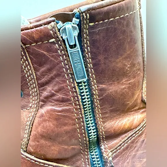 HARLEY DAVIDSON MEN'S LEATHER BOOTS- scuffs on leather (see pics) overall GREAT!