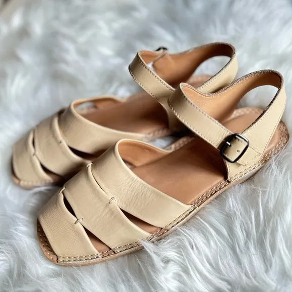 Hereu Beige Morella Flat Sandals