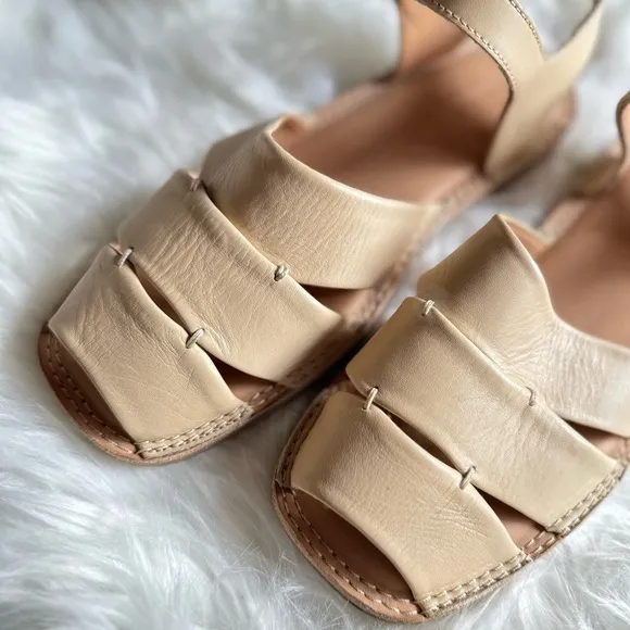 Hereu Beige Morella Flat Sandals