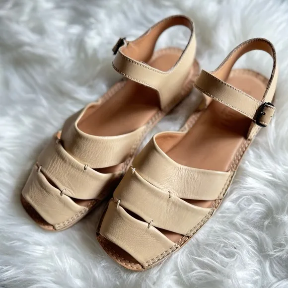 Hereu Beige Morella Flat Sandals