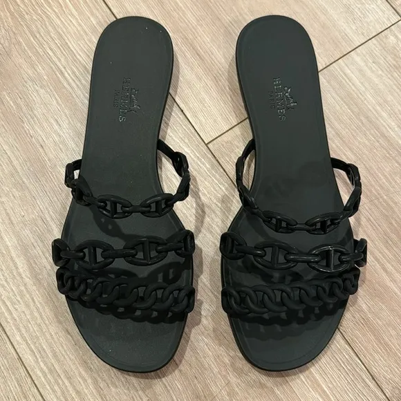 Hermes sandals in black color