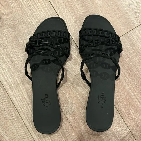 Hermes sandals in black color