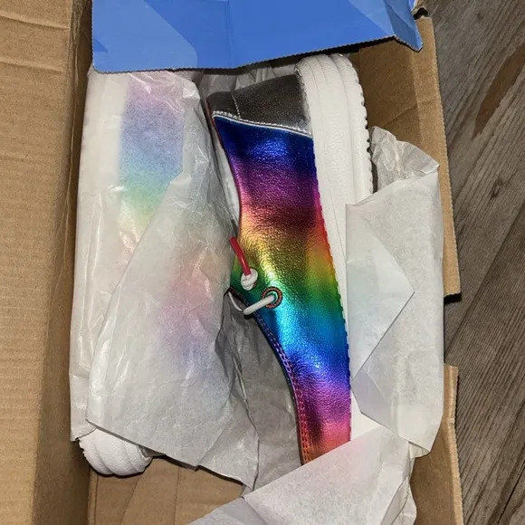 Hey Dude Girl's Wendy T Rainbow Metallic Rainbow