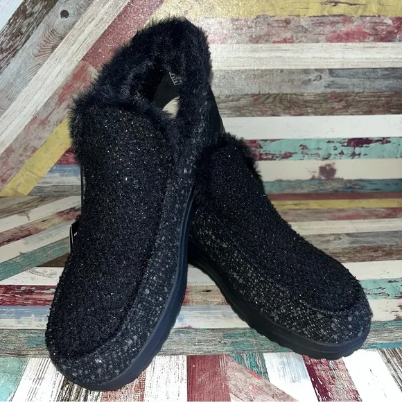 Hey Dude NWT Women’s Denny Sparkling Black Slip-on Ankle Boots Pull Tab Heel 10