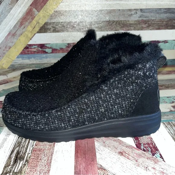 Hey Dude NWT Women’s Denny Sparkling Black Slip-on Ankle Boots Pull Tab Heel 10