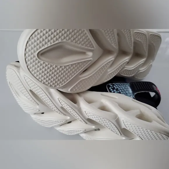 High Fashion Men’s Sneakers | NIB | Available in 3 Colors | Various Sizes