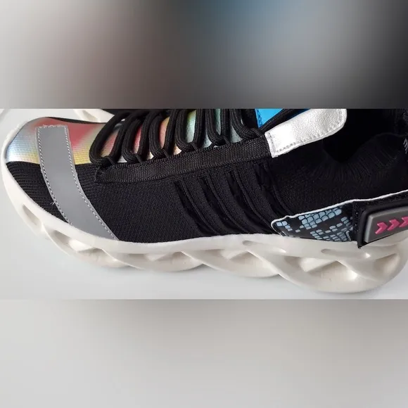 High Fashion Men’s Sneakers | NIB | Available in 3 Colors | Various Sizes