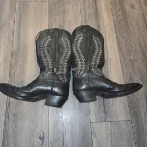 Hondo Black Leather Cowboy Boots 11D  Made In Mexico Uppers Are 13&quot;