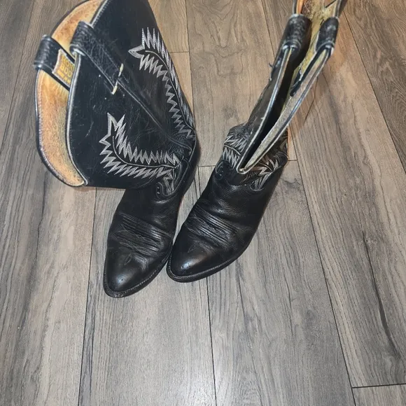 Hondo Black Leather Cowboy Boots 11D  Made In Mexico Uppers Are 13&quot;