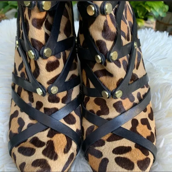 HOUSE OF HARLOW Ava Sahara Booties