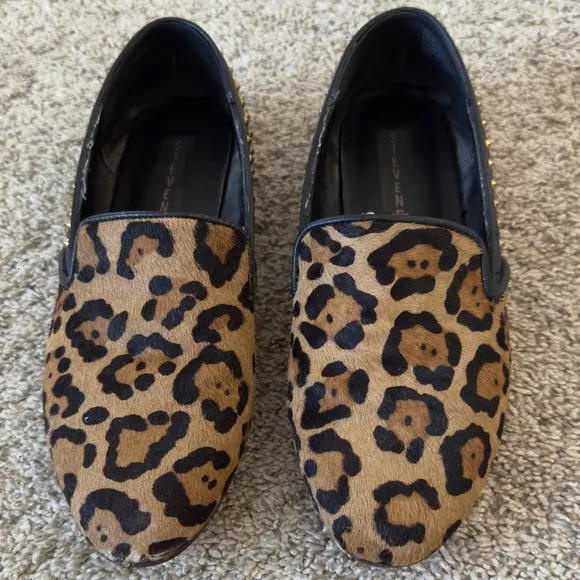 HTF Steven by Steve Madden women’s Studded Calf hair Leopard Loafers mules sz 8