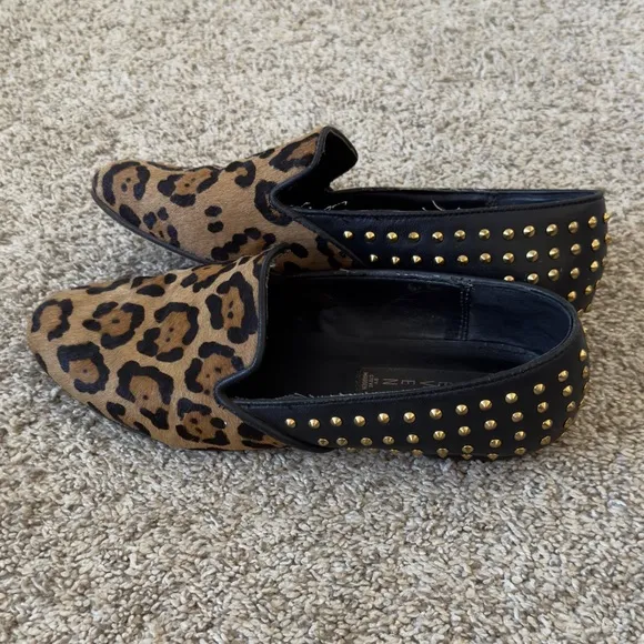 HTF Steven by Steve Madden women’s Studded Calf hair Leopard Loafers mules sz 8