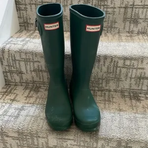 Hunter  original kids boots size 4B/5G