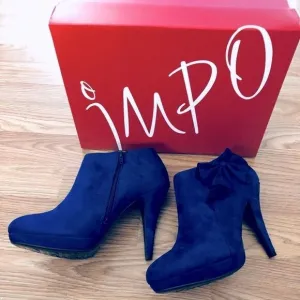 Impo Dazzaling Blue Panama suede Booties