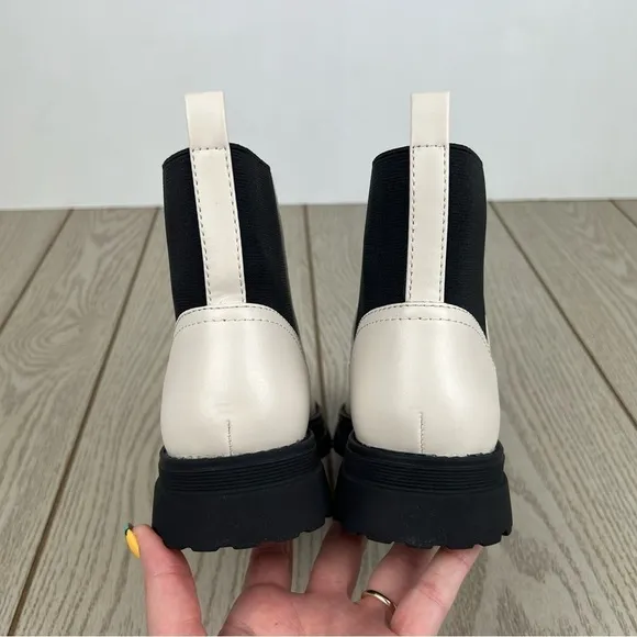 I.N.C. Girls Phoebe Slip On Heart Cut Detailed Boots 2M White Faux Leather $50
