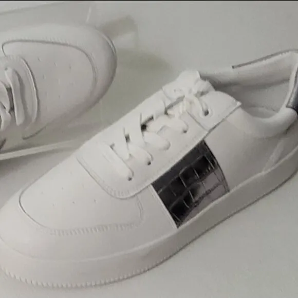 I.N.C. International Concepts Sneakers White Brand New Size 9M