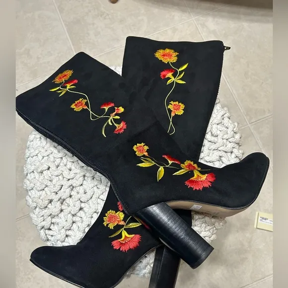 Intentionally Blank “Ranchero' EmbroideredFloral Boots, EU 39 New