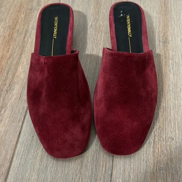 Intentionally Blank Suede Slip on Slides Mules Cherry size 36 US 5.5-6