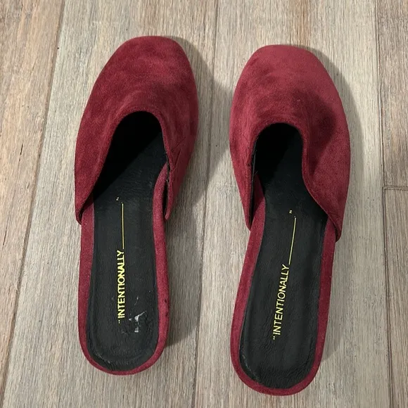 Intentionally Blank Suede Slip on Slides Mules Cherry size 36 US 5.5-6