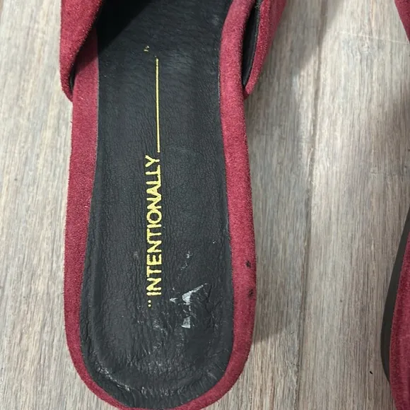 Intentionally Blank Suede Slip on Slides Mules Cherry size 36 US 5.5-6