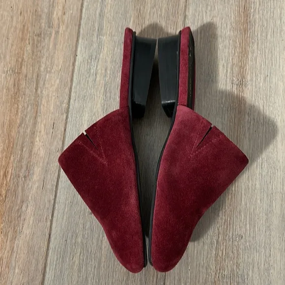 Intentionally Blank Suede Slip on Slides Mules Cherry size 36 US 5.5-6