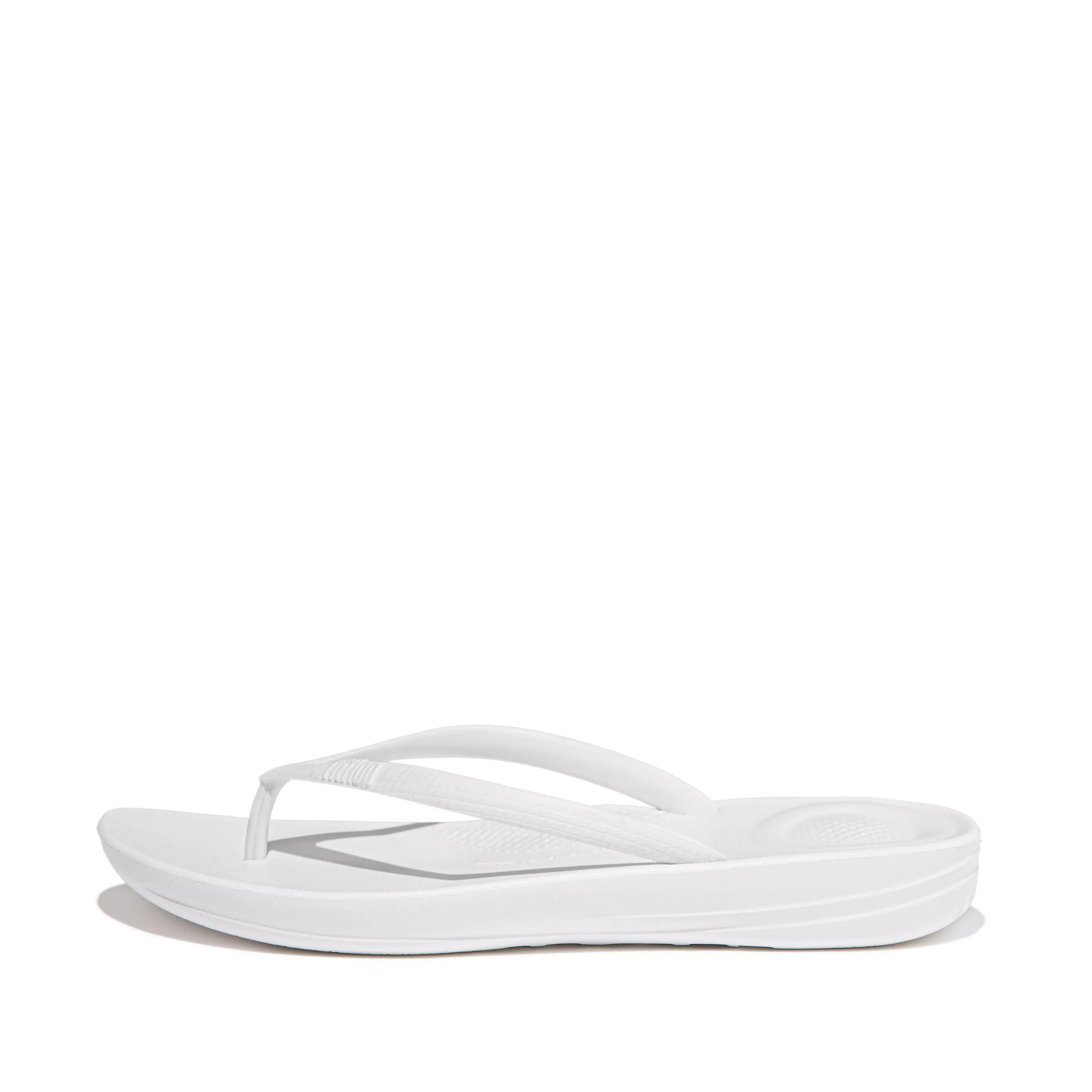 Iqushion Ergonomic Flip-Flops in White
