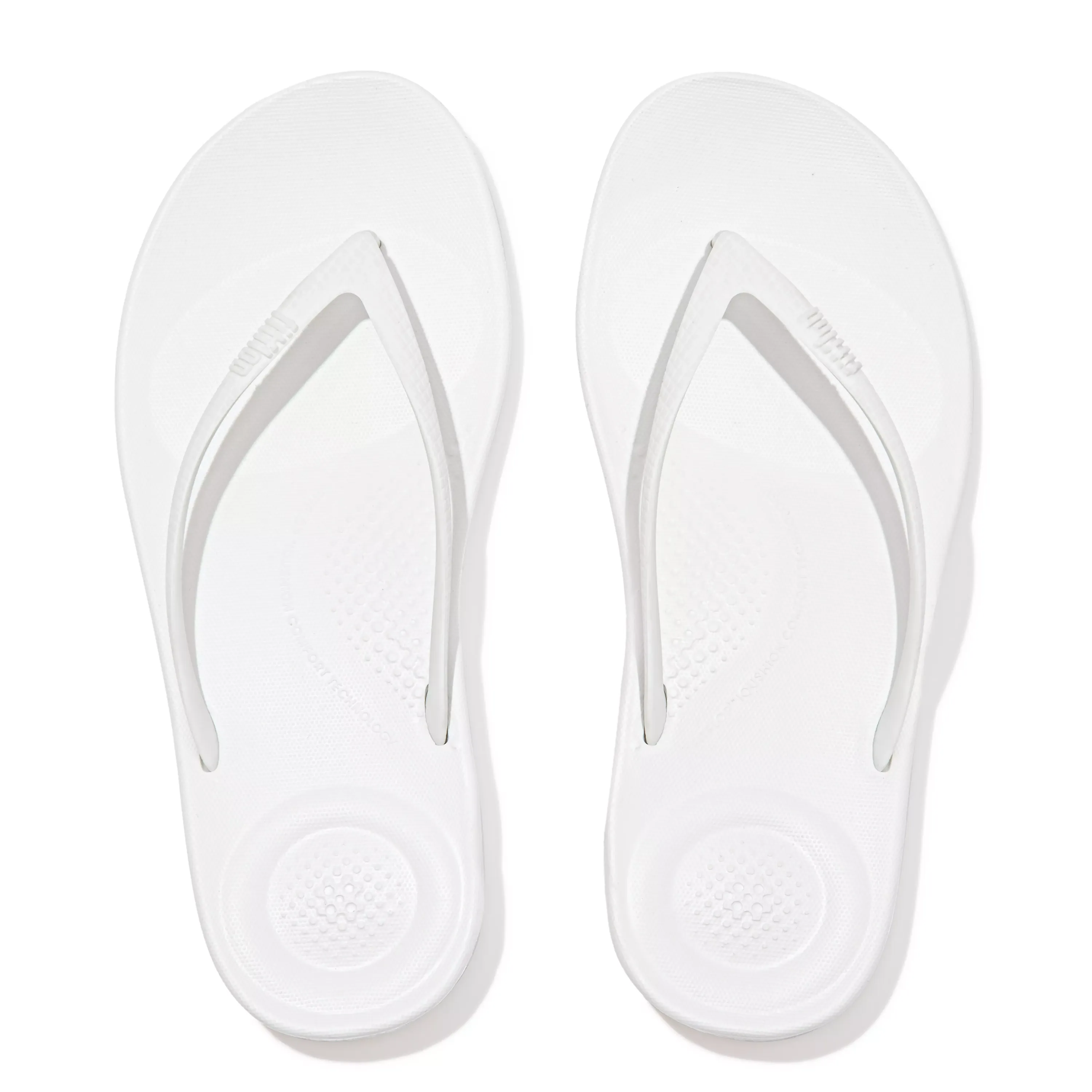 Iqushion Ergonomic Flip-Flops in White