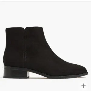 J Crew Black Faux Suede Ankle Boots Size 9    Bin3