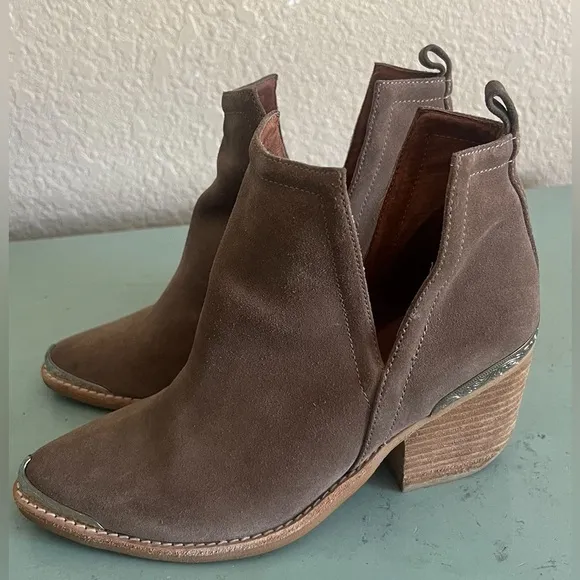 Jeffrey Cambell Cromwell Brown Suede Western Cowboy Ankle Boots Size 6.5 $275
