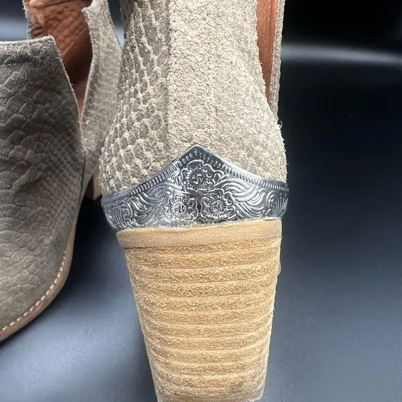 Jeffrey Campbell Cromwell Gray Snake Suede Leather Ankle Boots Bootie Size 6.5
