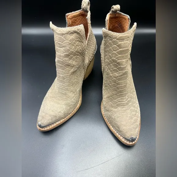 Jeffrey Campbell Cromwell Gray Snake Suede Leather Ankle Boots Bootie Size 6.5