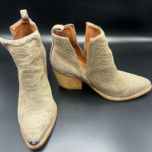 Jeffrey Campbell Cromwell Gray Snake Suede Leather Ankle Boots Bootie Size 6.5