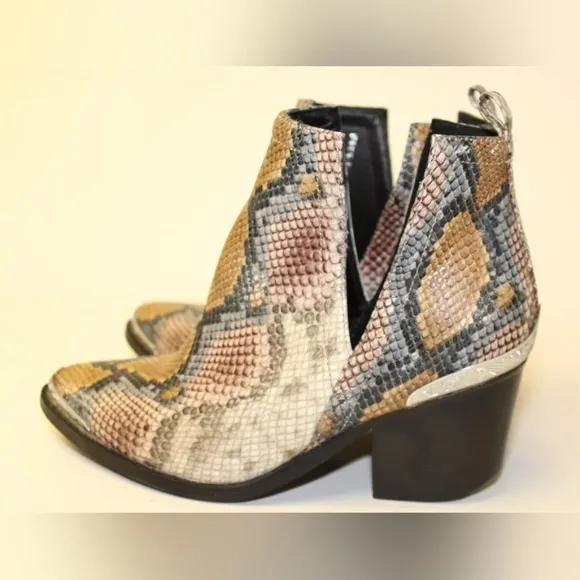JEFFREY CAMPBELL Cromwell Snakeprint Leather Heeled Ankle Boots Size 8. EUC