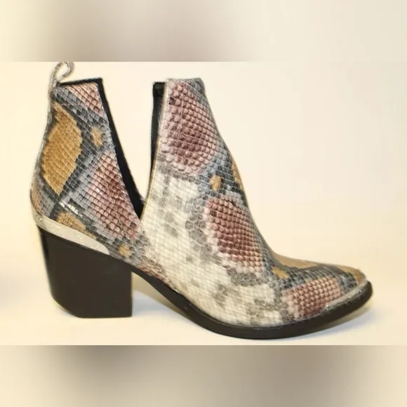 JEFFREY CAMPBELL Cromwell Snakeprint Leather Heeled Ankle Boots Size 8. EUC
