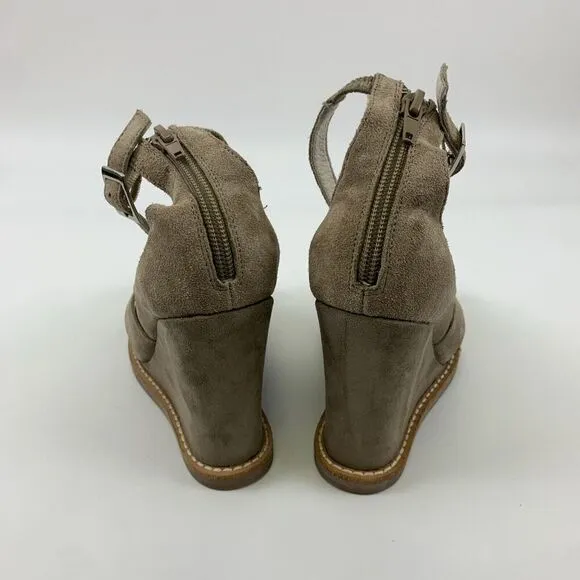 Jeffrey Campbell Dakota High Wedge Sandals Ankle Buckle Taupe Suede Womens 6.5
