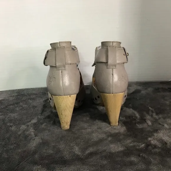 John Fluevog Rules Goodall Grey Womens Size 9 Platform Sandals Made in Portugal