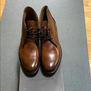 John Varvatos Chukka Boots Brown Leather Classic Design